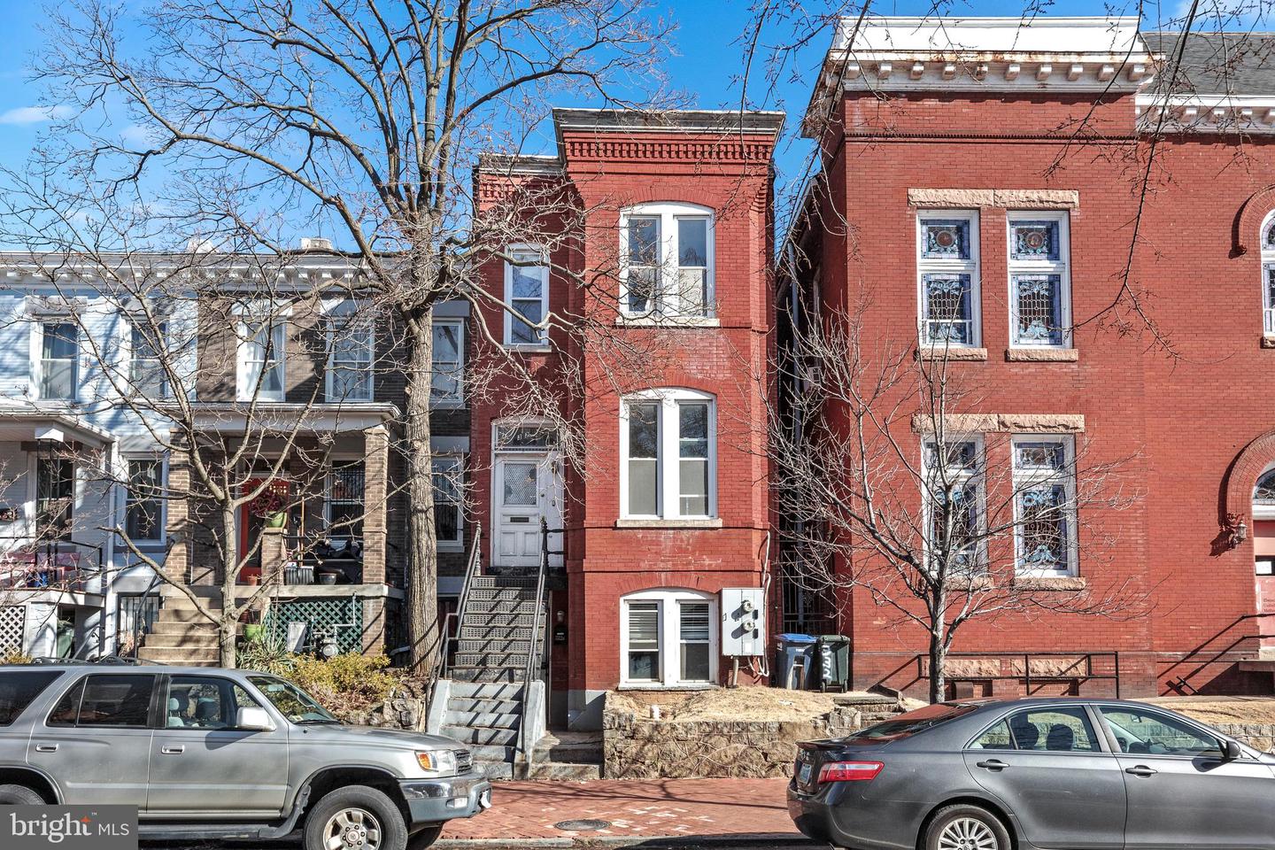 330 4TH ST SE, WASHINGTON, District Of Columbia 20003, 4 Bedrooms Bedrooms, ,2 BathroomsBathrooms,Residential,For sale,330 4TH ST SE,DCDC2186578 MLS # DCDC2186578