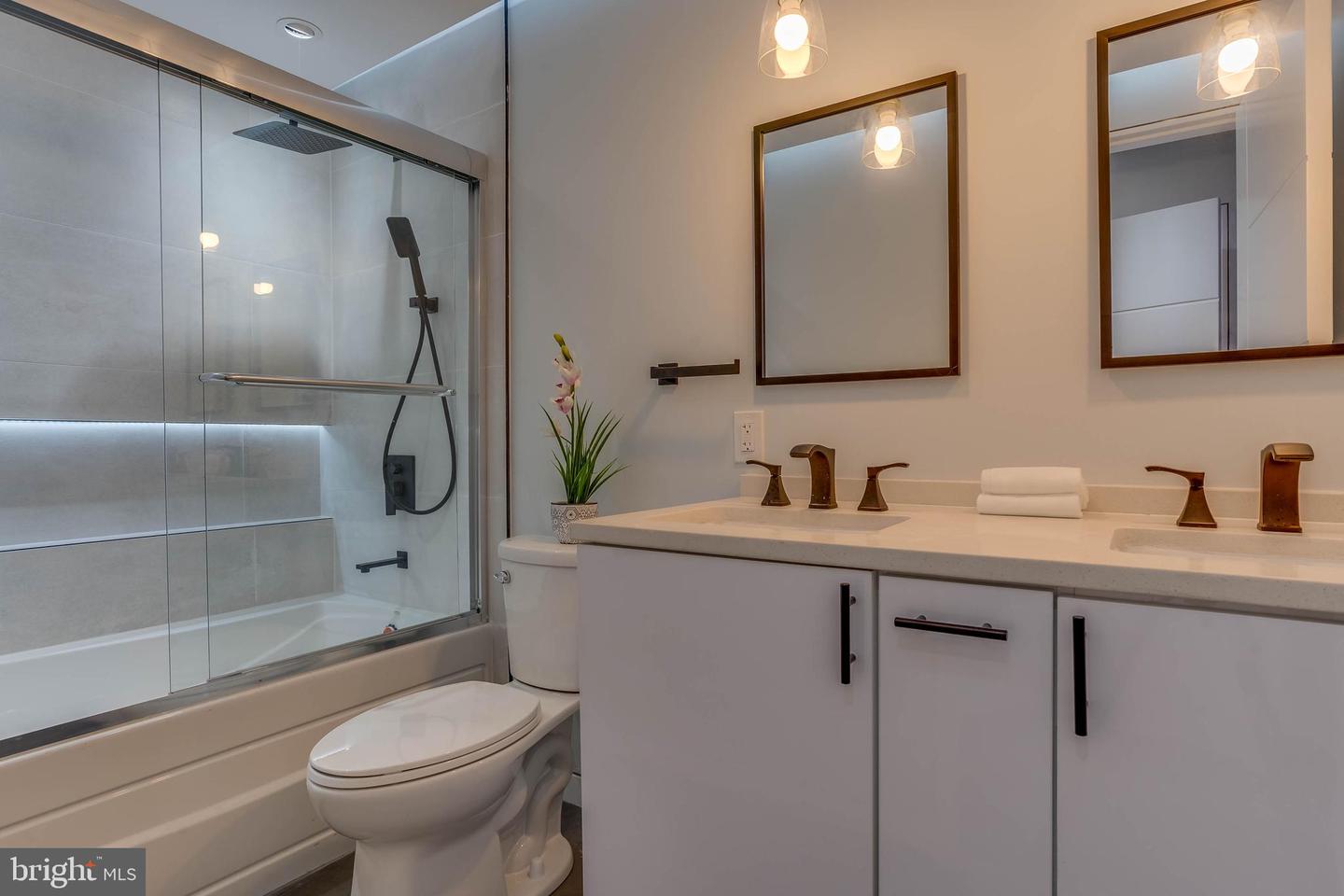 50 O ST NW, WASHINGTON, District Of Columbia 20001, 4 Bedrooms Bedrooms, 12 Rooms Rooms,4 BathroomsBathrooms,Residential,For sale,50 O ST NW,DCDC2186534 MLS # DCDC2186534