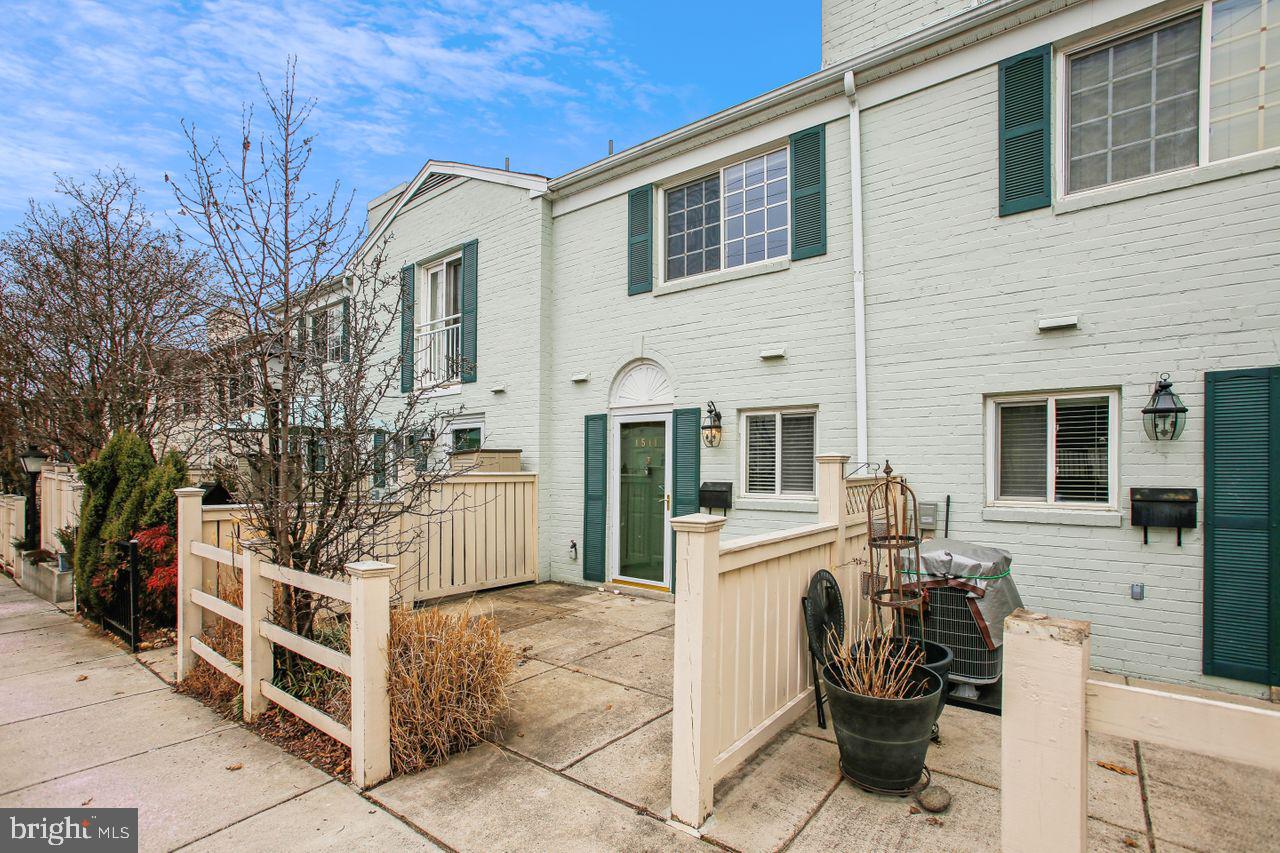 1511-A N VAN DORN ST #1511 A, ALEXANDRIA, Virginia 22304, 2 Bedrooms Bedrooms, ,1 BathroomBathrooms,Residential,For sale,1511-A N VAN DORN ST #1511 A,VAAX2042066 MLS # VAAX2042066