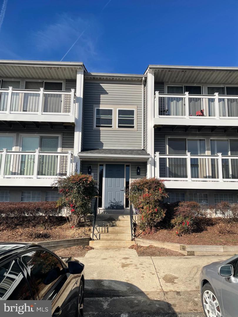 17060 CAPRI #204, DUMFRIES, Virginia 22026, 2 Bedrooms Bedrooms, ,2 BathroomsBathrooms,Residential,For sale,17060 CAPRI #204,VAPW2088388 MLS # VAPW2088388