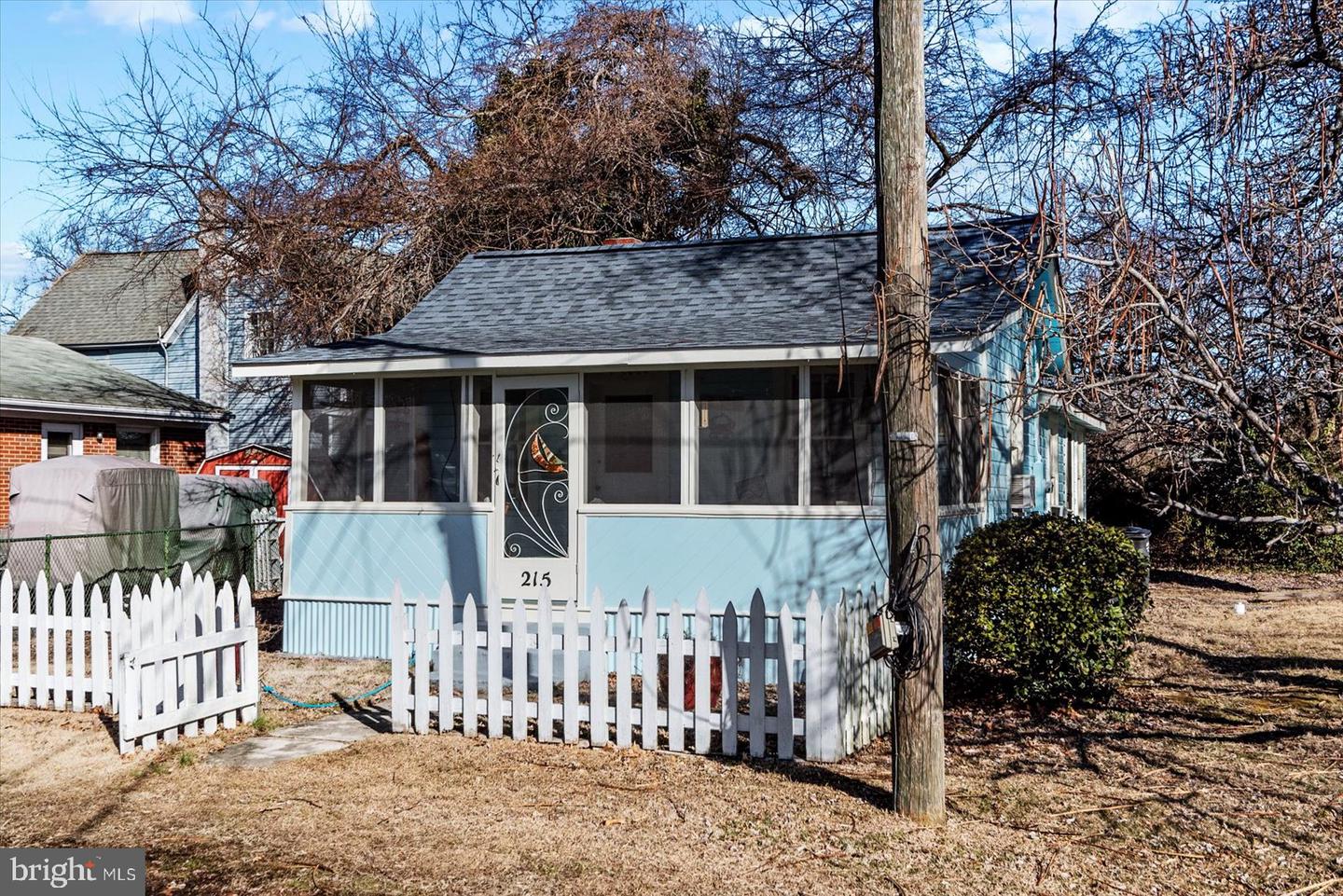 215 JEFFERSON ST, COLONIAL BEACH, Virginia 22443, 2 Bedrooms Bedrooms, ,1 BathroomBathrooms,Residential,For sale,215 JEFFERSON ST,VAWE2008294 MLS # VAWE2008294