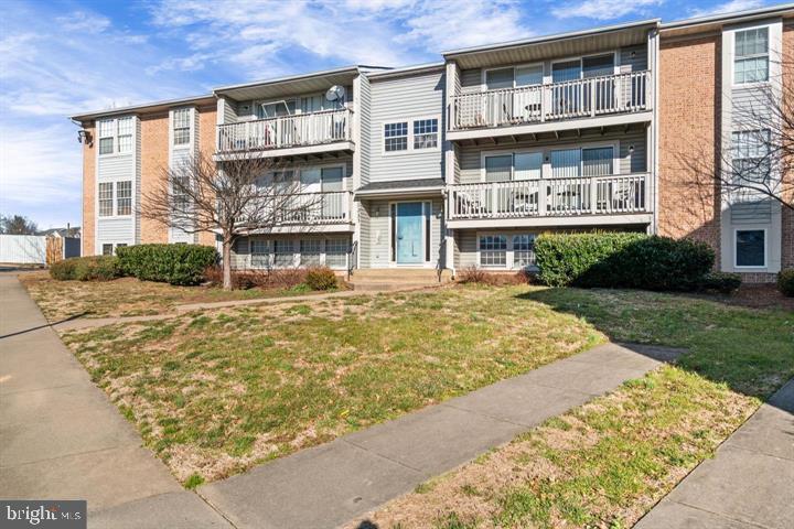 3351 YOST LN #302, DUMFRIES, Virginia 22026, 2 Bedrooms Bedrooms, ,2 BathroomsBathrooms,Residential,For sale,3351 YOST LN #302,VAPW2086342 MLS # VAPW2086342