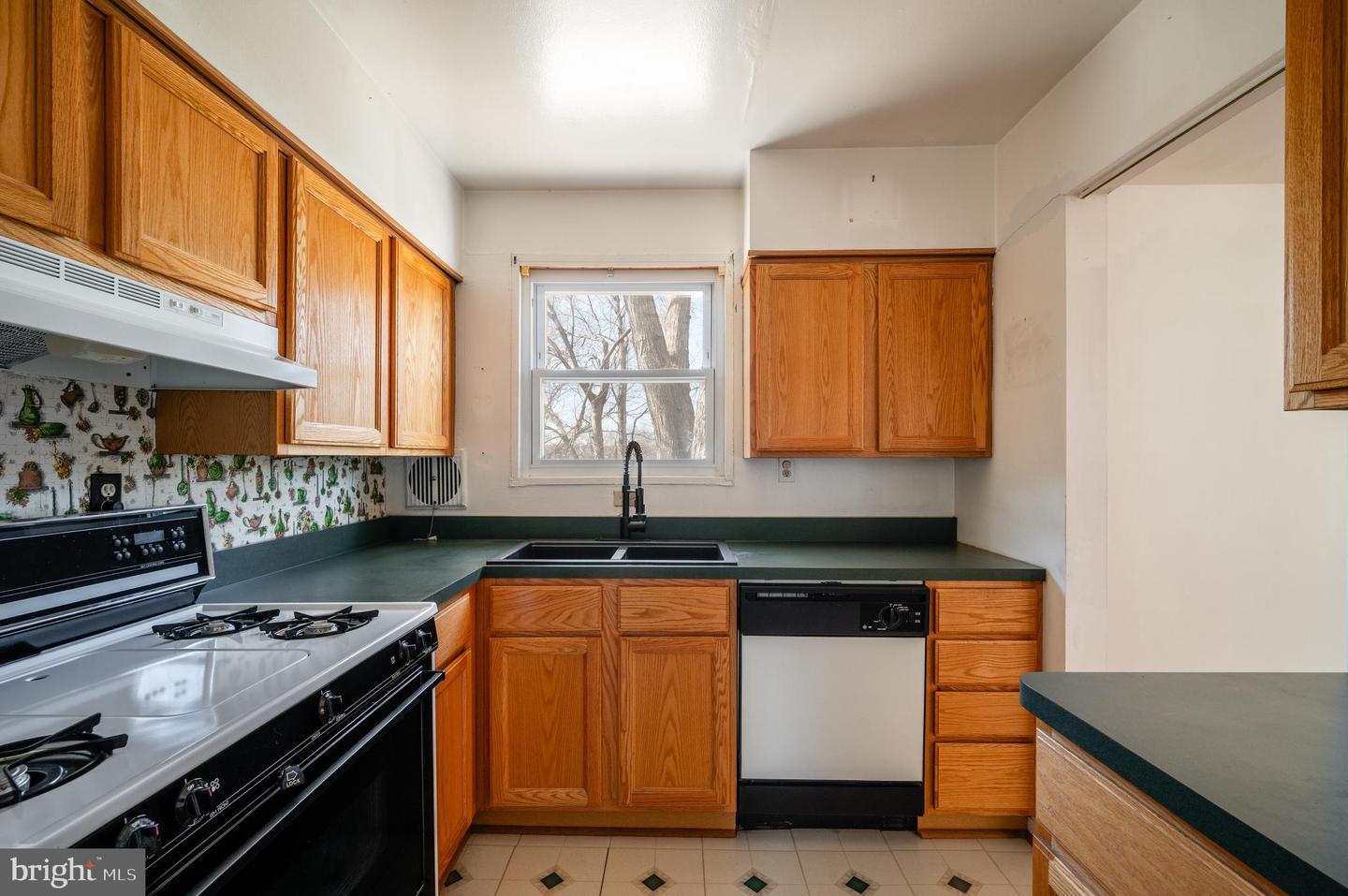 492 N LATHAM ST, ALEXANDRIA, Virginia 22304, 4 Bedrooms Bedrooms, ,2 BathroomsBathrooms,Residential,For sale,492 N LATHAM ST,VAAX2041754 MLS # VAAX2041754