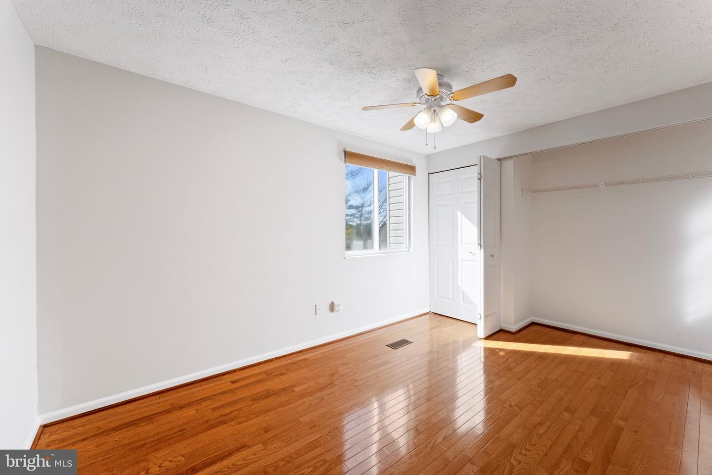 3752 SUDLEY FORD CT, FAIRFAX, Virginia 22033, 2 Bedrooms Bedrooms, 4 Rooms Rooms,2 BathroomsBathrooms,Residential,For sale,3752 SUDLEY FORD CT,VAFX2222080 MLS # VAFX2222080