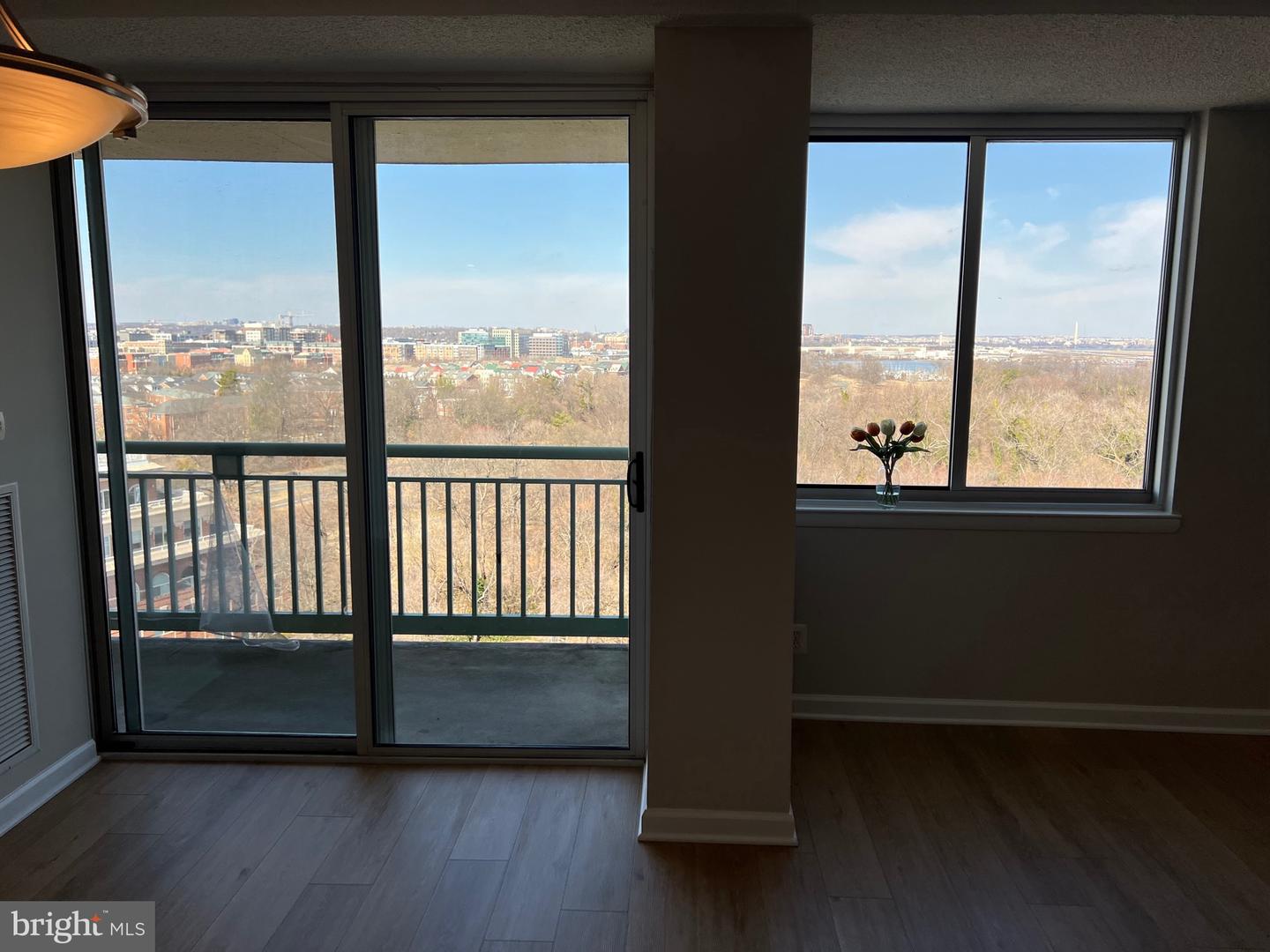 501 SLATERS LN #1115, ALEXANDRIA, Virginia 22314, 2 Bedrooms Bedrooms, ,2 BathroomsBathrooms,Residential,For sale,501 SLATERS LN #1115,VAAX2041886 MLS # VAAX2041886