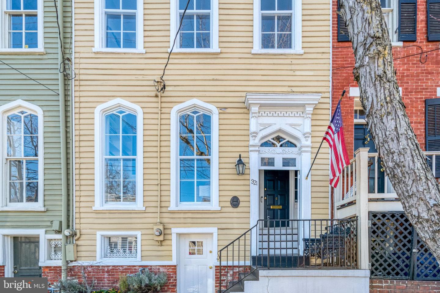 321 S PITT ST, ALEXANDRIA, Virginia 22314, 3 Bedrooms Bedrooms, ,4 BathroomsBathrooms,Residential,For sale,321 S PITT ST,VAAX2041820 MLS # VAAX2041820