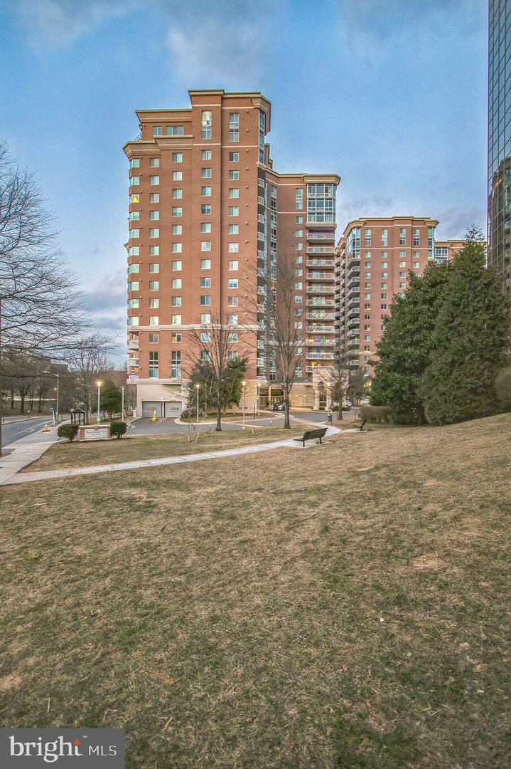 3101 N HAMPTON DR #1210, ALEXANDRIA, Virginia 22302, 1 Bedroom Bedrooms, ,1 BathroomBathrooms,Residential,For sale,3101 N HAMPTON DR #1210,VAAX2041836 MLS # VAAX2041836