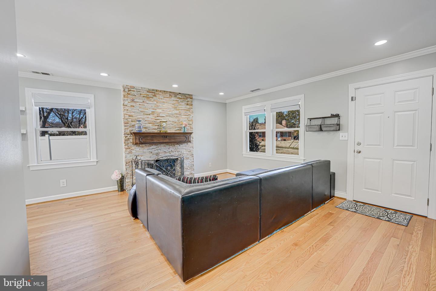 4014 LASSEN CT, ALEXANDRIA, Virginia 22312, 4 Bedrooms Bedrooms, ,3 BathroomsBathrooms,Residential,For sale,4014 LASSEN CT,VAFX2222252 MLS # VAFX2222252