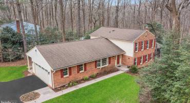 12142 WESTWOOD HILLS DR, HERNDON, Virginia 20171, 4 Bedrooms Bedrooms, ,3 BathroomsBathrooms,Residential,For sale,12142 WESTWOOD HILLS DR,VAFX2222358 MLS # VAFX2222358