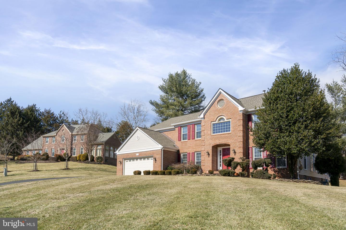 9900 ROSEWOOD HILL CIR, VIENNA, Virginia 22182, 5 Bedrooms Bedrooms, ,4 BathroomsBathrooms,Residential,For sale,9900 ROSEWOOD HILL CIR,VAFX2222474 MLS # VAFX2222474