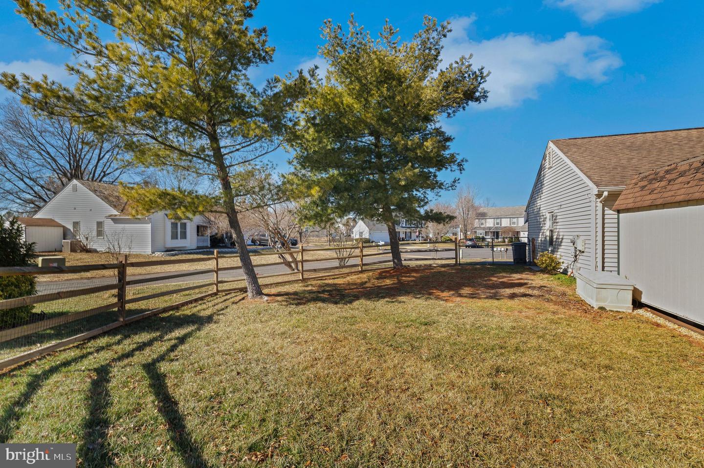 5429 CLUBSIDE LN, CENTREVILLE, Virginia 20120, 4 Bedrooms Bedrooms, ,3 BathroomsBathrooms,Residential,For sale,5429 CLUBSIDE LN,VAFX2222806 MLS # VAFX2222806