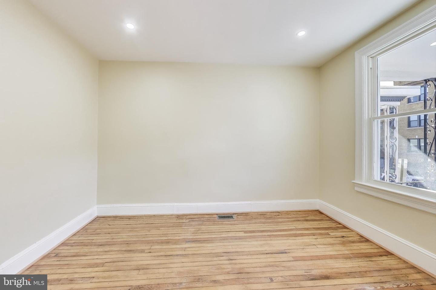 3115 WARDER ST NW, WASHINGTON, District Of Columbia 20010, 3 Bedrooms Bedrooms, ,1 BathroomBathrooms,Residential,For sale,3115 WARDER ST NW,DCDC2186000 MLS # DCDC2186000