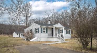 6946 BLANTYRE RD, WARRENTON, Virginia 20187, 2 Bedrooms Bedrooms, ,1 BathroomBathrooms,Residential,For sale,6946 BLANTYRE RD,VAFQ2015522 MLS # VAFQ2015522