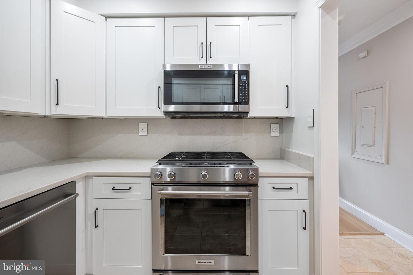 309 S COLUMBUS ST, ALEXANDRIA, Virginia 22314, 2 Bedrooms Bedrooms, ,1 BathroomBathrooms,Residential,For sale,309 S COLUMBUS ST,VAAX2042056 MLS # VAAX2042056