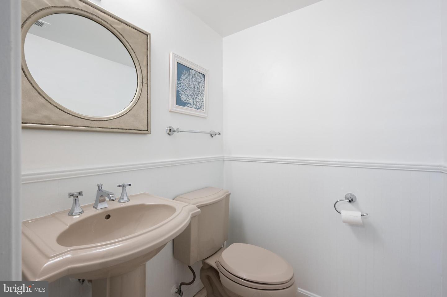 309 S COLUMBUS ST, ALEXANDRIA, Virginia 22314, 2 Bedrooms Bedrooms, ,1 BathroomBathrooms,Residential,For sale,309 S COLUMBUS ST,VAAX2042056 MLS # VAAX2042056