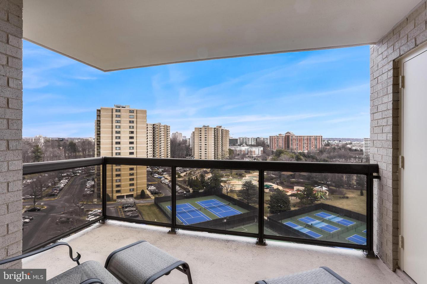 307 YOAKUM PKWY #1107, ALEXANDRIA, Virginia 22304, 2 Bedrooms Bedrooms, ,2 BathroomsBathrooms,Residential,For sale,307 YOAKUM PKWY #1107,VAAX2042086 MLS # VAAX2042086