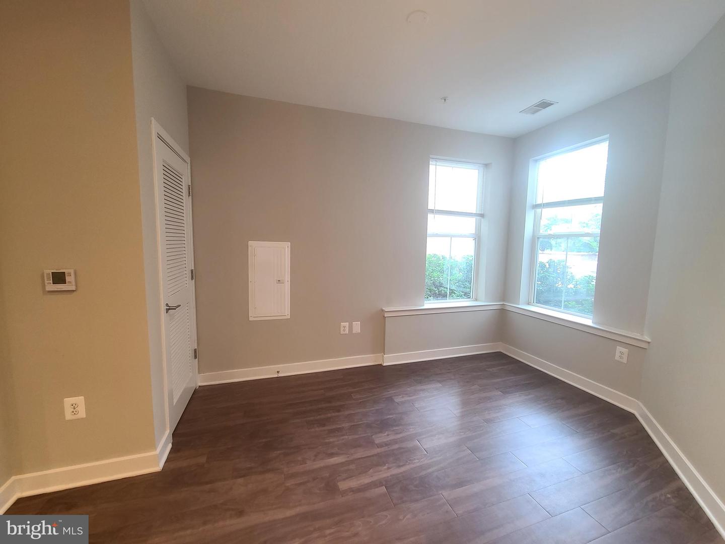 989 S BUCHANAN ST #208, ARLINGTON, Virginia 22204, 1 Bedroom Bedrooms, ,1 BathroomBathrooms,Residential,For sale,989 S BUCHANAN ST #208,VAAR2053834 MLS # VAAR2053834