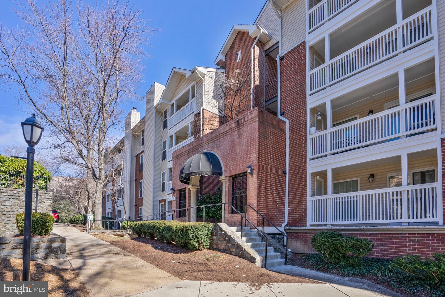 1504 LINCOLN WAY #315, MCLEAN, Virginia 22102, 2 Bedrooms Bedrooms, ,2 BathroomsBathrooms,Residential,For sale,1504 LINCOLN WAY #315,VAFX2223974 MLS # VAFX2223974