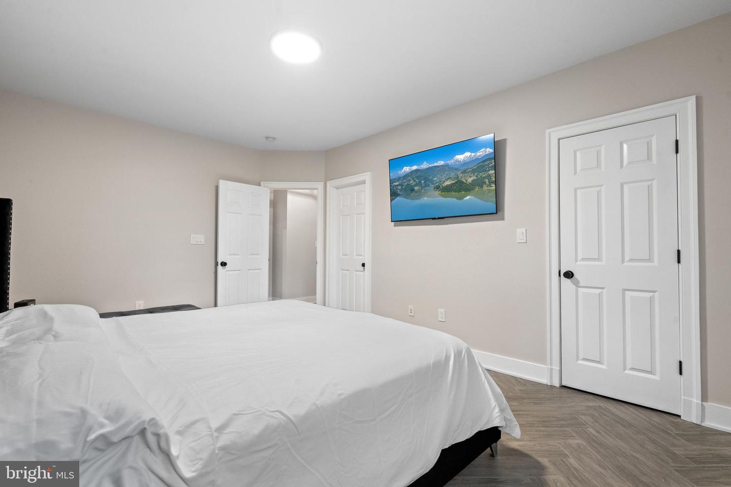 4020 N RANDOLPH ST, ARLINGTON, Virginia 22207, 5 Bedrooms Bedrooms, ,4 BathroomsBathrooms,Residential,For sale,4020 N RANDOLPH ST,VAAR2053842 MLS # VAAR2053842