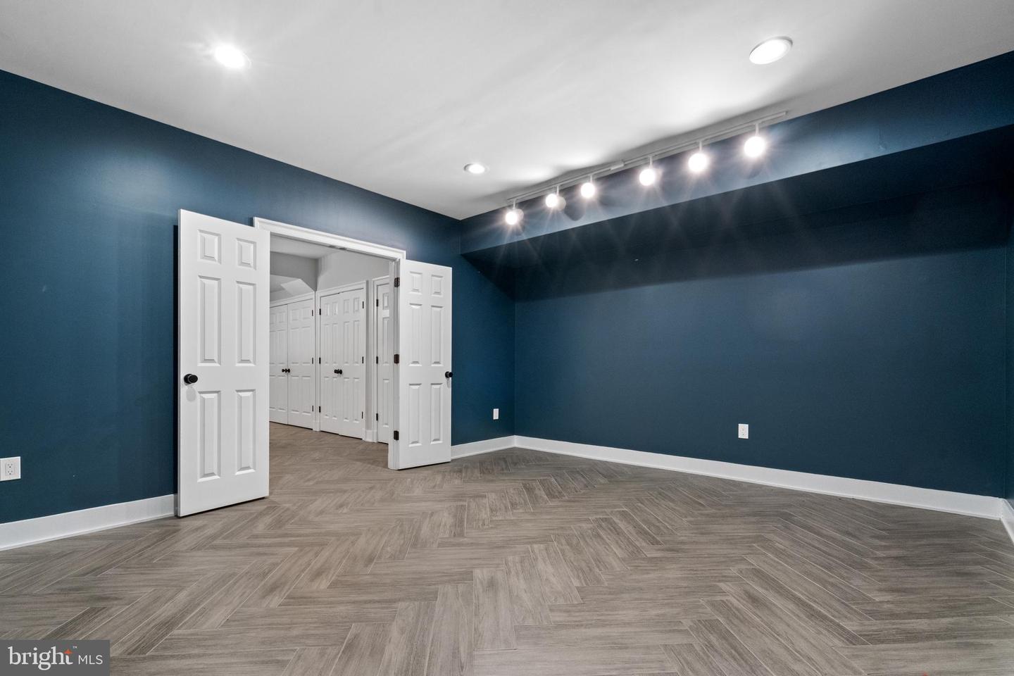 4020 N RANDOLPH ST, ARLINGTON, Virginia 22207, 5 Bedrooms Bedrooms, ,4 BathroomsBathrooms,Residential,For sale,4020 N RANDOLPH ST,VAAR2053842 MLS # VAAR2053842