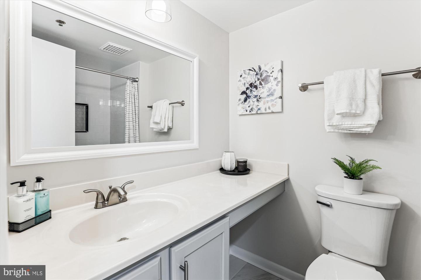 1001 N VERMONT ST #601, ARLINGTON, Virginia 22201, 2 Bedrooms Bedrooms, ,2 BathroomsBathrooms,Residential,For sale,1001 N VERMONT ST #601,VAAR2052376 MLS # VAAR2052376