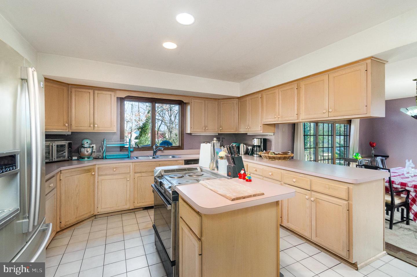 3161 WOODLAND LN, ALEXANDRIA, Virginia 22309, 4 Bedrooms Bedrooms, ,3 BathroomsBathrooms,Residential,For sale,3161 WOODLAND LN,VAFX2220466 MLS # VAFX2220466