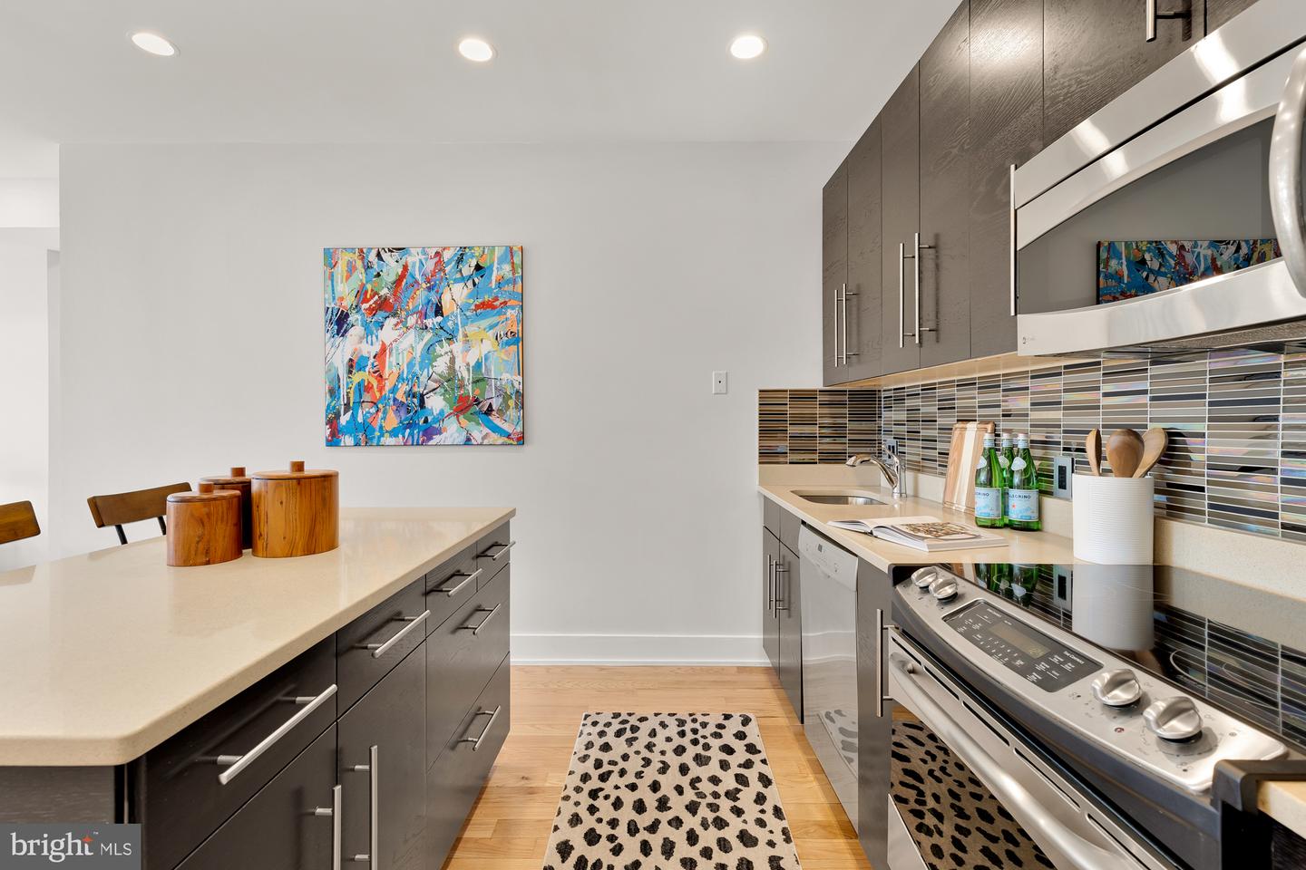 440 RHODE ISLAND AVE NW #204, WASHINGTON, District Of Columbia 20001, 2 Bedrooms Bedrooms, 5 Rooms Rooms,2 BathroomsBathrooms,Residential,For sale,440 RHODE ISLAND AVE NW #204,DCDC2184746 MLS # DCDC2184746