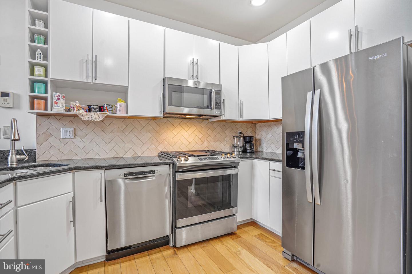 449 R ST NW #301, WASHINGTON, District Of Columbia 20001, 2 Bedrooms Bedrooms, 4 Rooms Rooms,2 BathroomsBathrooms,Residential,For sale,449 R ST NW #301,DCDC2185718 MLS # DCDC2185718