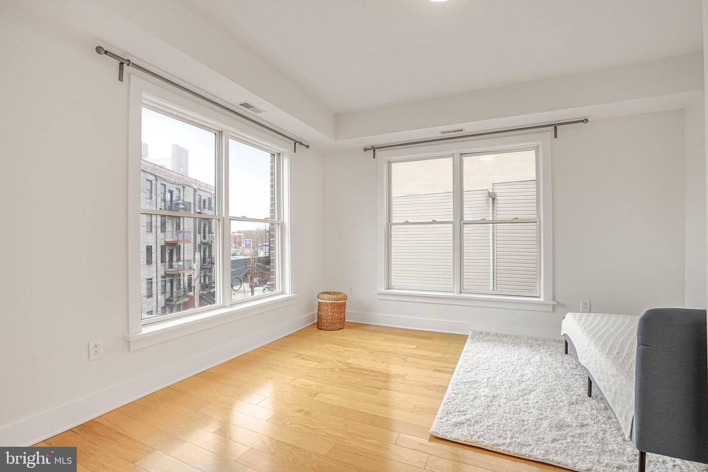 449 R ST NW #301, WASHINGTON, District Of Columbia 20001, 2 Bedrooms Bedrooms, 4 Rooms Rooms,2 BathroomsBathrooms,Residential,For sale,449 R ST NW #301,DCDC2185718 MLS # DCDC2185718