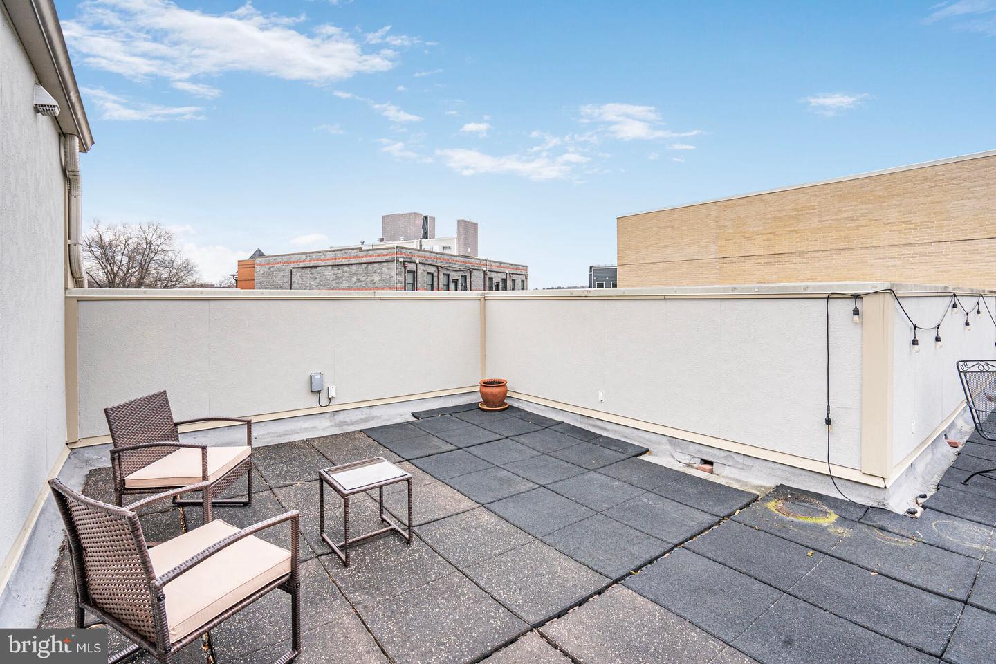 449 R ST NW #301, WASHINGTON, District Of Columbia 20001, 2 Bedrooms Bedrooms, 4 Rooms Rooms,2 BathroomsBathrooms,Residential,For sale,449 R ST NW #301,DCDC2185718 MLS # DCDC2185718