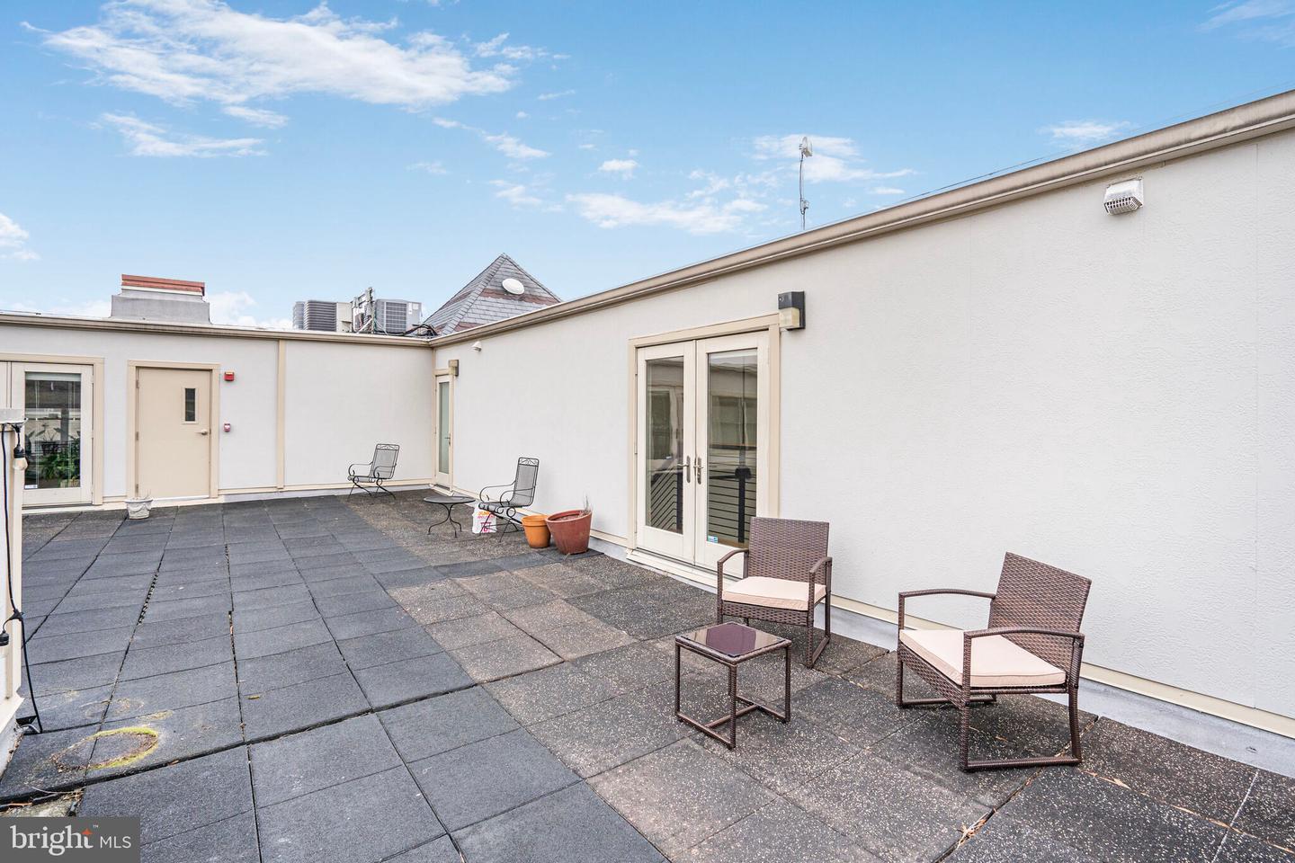 449 R ST NW #301, WASHINGTON, District Of Columbia 20001, 2 Bedrooms Bedrooms, 4 Rooms Rooms,2 BathroomsBathrooms,Residential,For sale,449 R ST NW #301,DCDC2185718 MLS # DCDC2185718