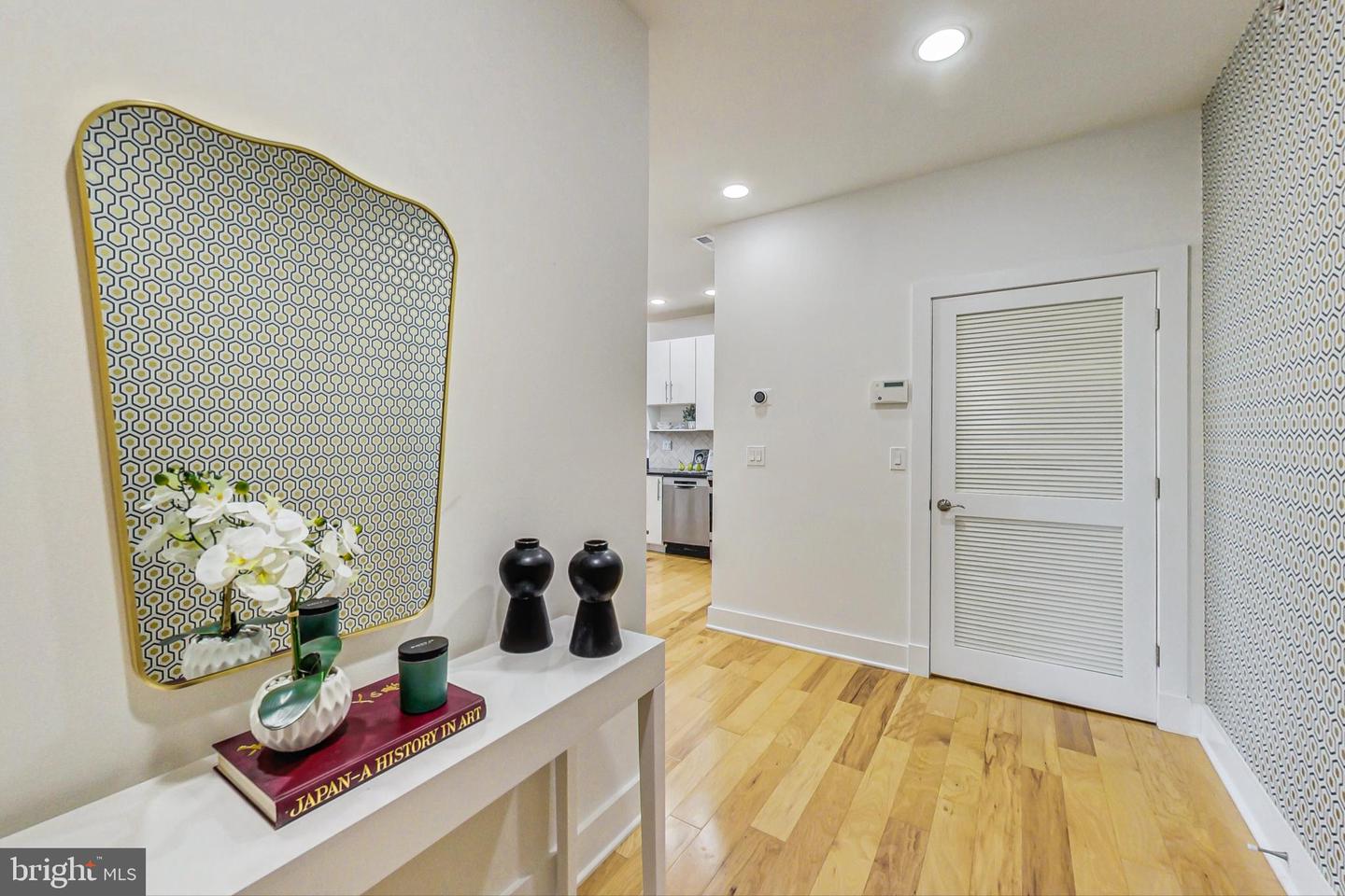 449 R ST NW #301, WASHINGTON, District Of Columbia 20001, 2 Bedrooms Bedrooms, 4 Rooms Rooms,2 BathroomsBathrooms,Residential,For sale,449 R ST NW #301,DCDC2185718 MLS # DCDC2185718