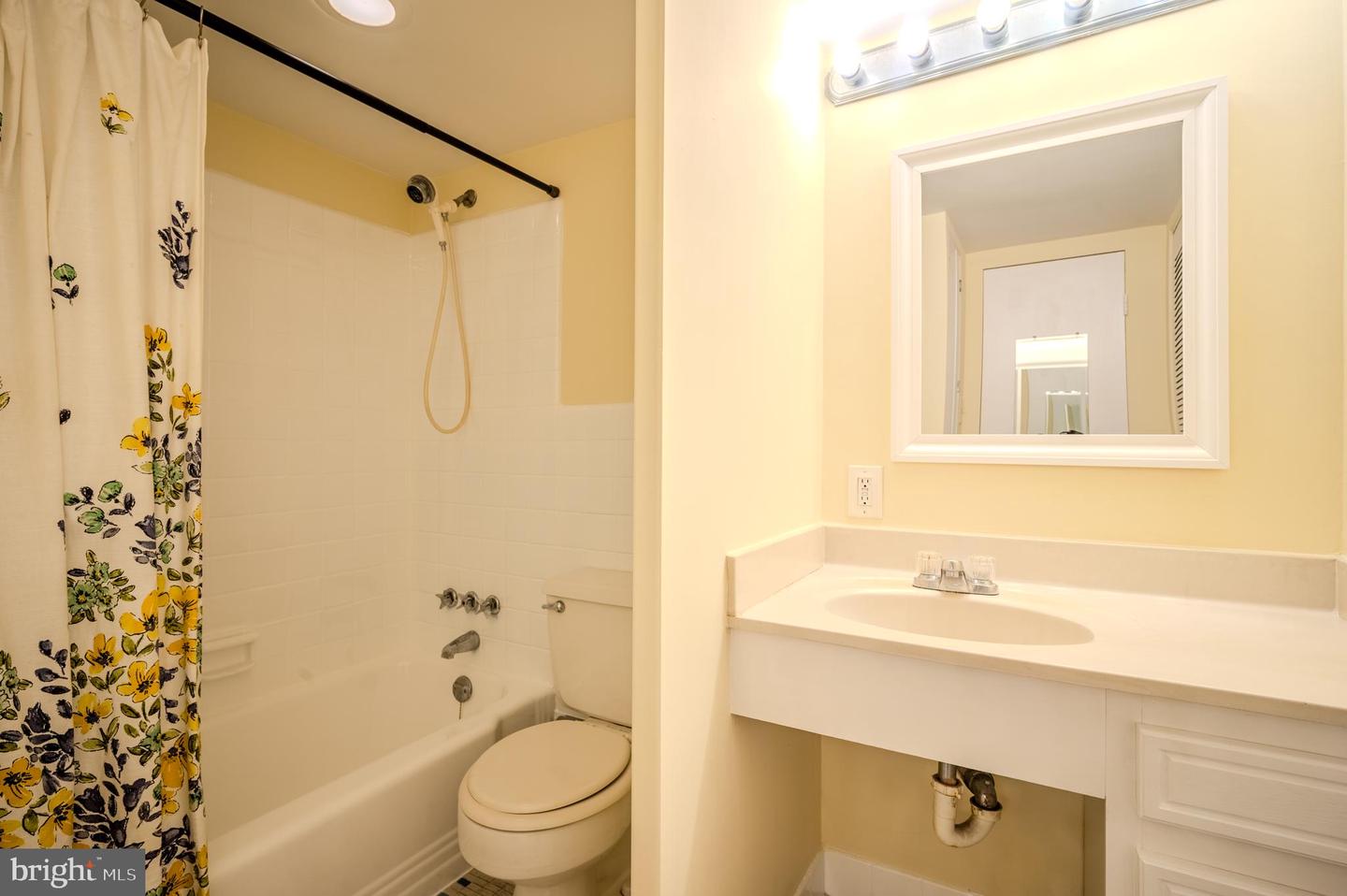 922 24TH ST NW #612, WASHINGTON, District Of Columbia 20037, ,1 BathroomBathrooms,Residential,For sale,922 24TH ST NW #612,DCDC2186576 MLS # DCDC2186576