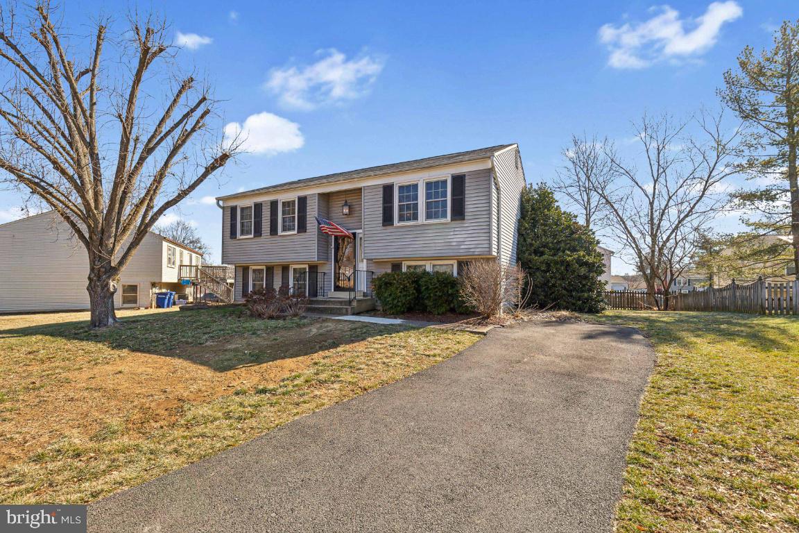 1008 HERTFORD ST, HERNDON, Virginia 20170, 4 Bedrooms Bedrooms, ,2 BathroomsBathrooms,Residential,For sale,1008 HERTFORD ST,VAFX2224160 MLS # VAFX2224160