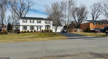 13606 FLORIS ST, HERNDON, Virginia 20171, 5 Bedrooms Bedrooms, ,2 BathroomsBathrooms,Residential,For sale,13606 FLORIS ST,VAFX2224182 MLS # VAFX2224182