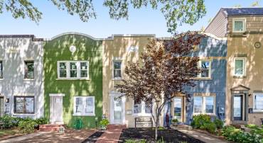 1350 L ST SE, WASHINGTON, District Of Columbia 20003, 2 Bedrooms Bedrooms, ,1 BathroomBathrooms,Residential,For sale,1350 L ST SE,DCDC2155650 MLS # DCDC2155650