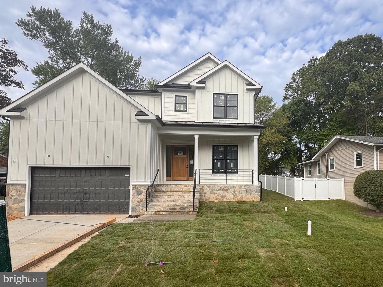 517 WALKER ST SW, VIENNA, Virginia 22180, 6 Bedrooms Bedrooms, ,5 BathroomsBathrooms,Residential,For sale,517 WALKER ST SW,VAFX2213856 MLS # VAFX2213856