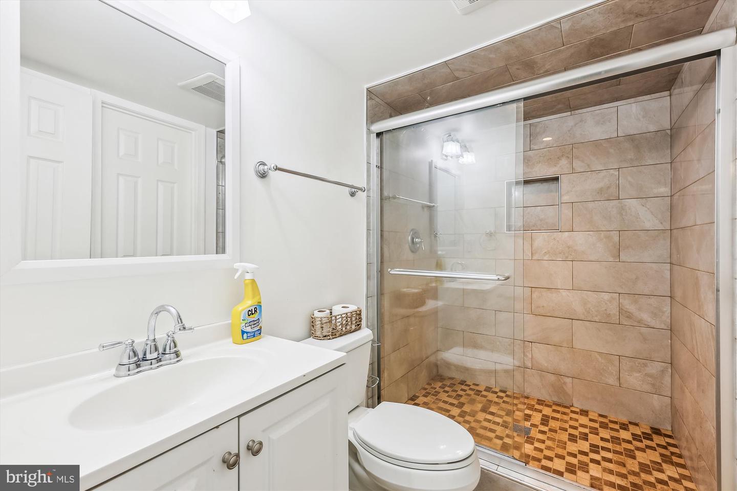 521 N PAYNE ST, ALEXANDRIA, Virginia 22314, 3 Bedrooms Bedrooms, ,2 BathroomsBathrooms,Residential,For sale,521 N PAYNE ST,VAAX2040330 MLS # VAAX2040330