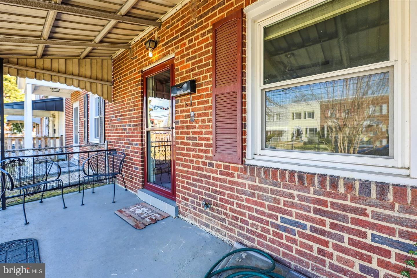 521 N PAYNE ST, ALEXANDRIA, Virginia 22314, 3 Bedrooms Bedrooms, ,2 BathroomsBathrooms,Residential,For sale,521 N PAYNE ST,VAAX2040330 MLS # VAAX2040330