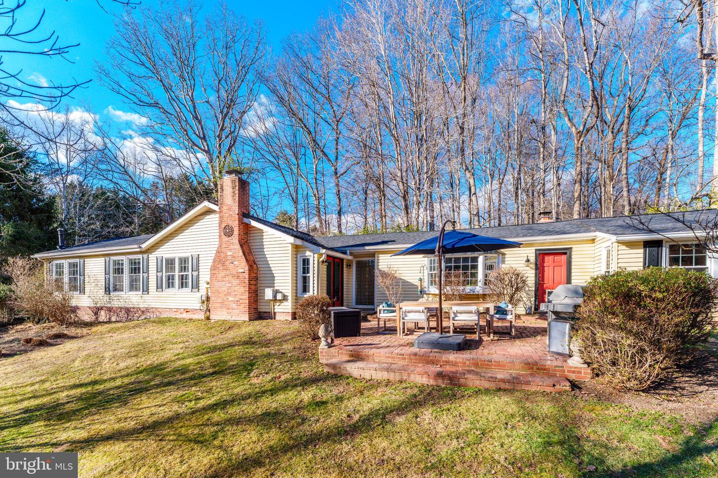 10808 BEACH MILL RD, GREAT FALLS, Virginia 22066, 3 Bedrooms Bedrooms, ,2 BathroomsBathrooms,Residential,For sale,10808 BEACH MILL RD,VAFX2216676 MLS # VAFX2216676