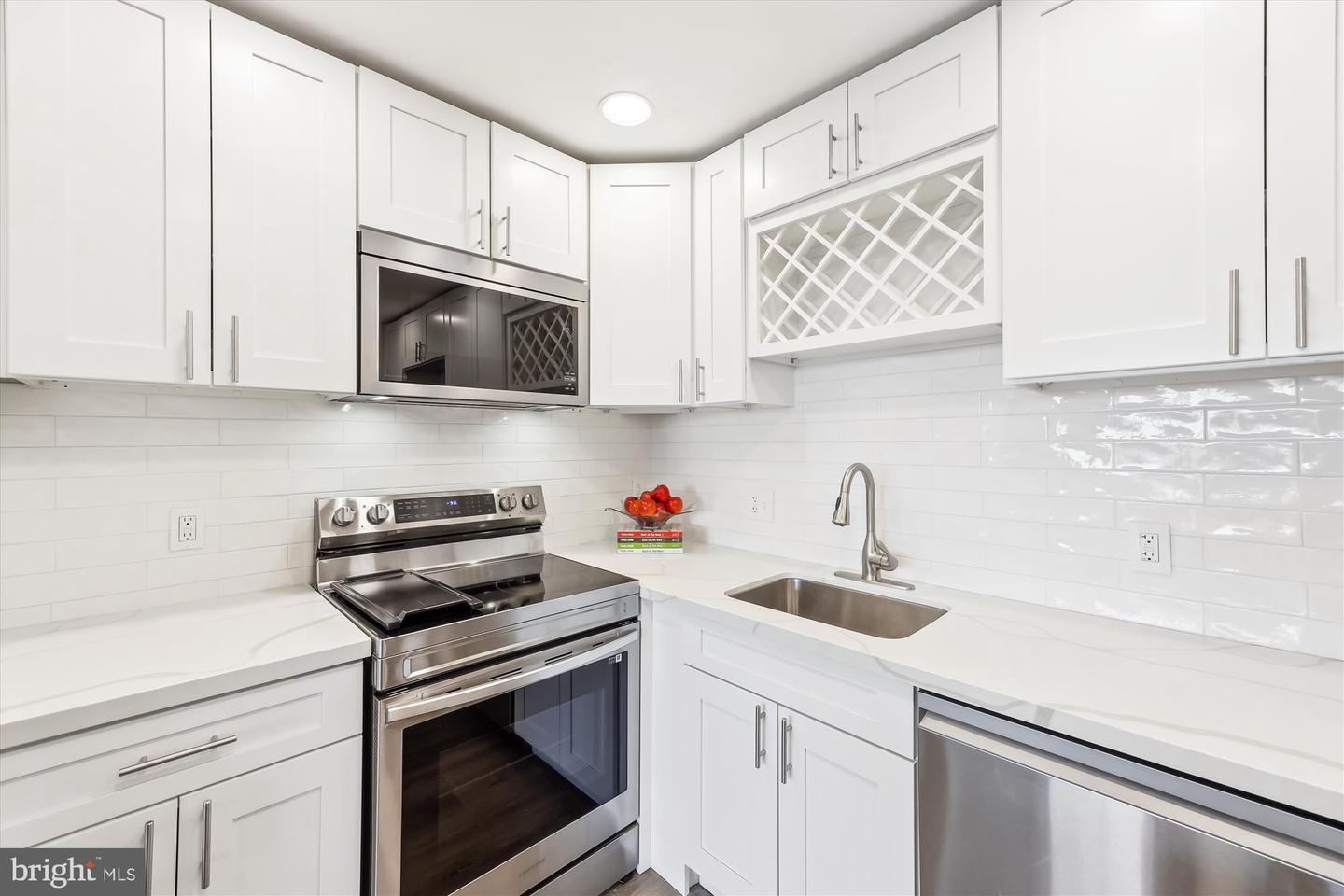 6301 STEVENSON AVE #1108, ALEXANDRIA, Virginia 22304, 2 Bedrooms Bedrooms, ,2 BathroomsBathrooms,Residential,For sale,6301 STEVENSON AVE #1108,VAAX2040570 MLS # VAAX2040570