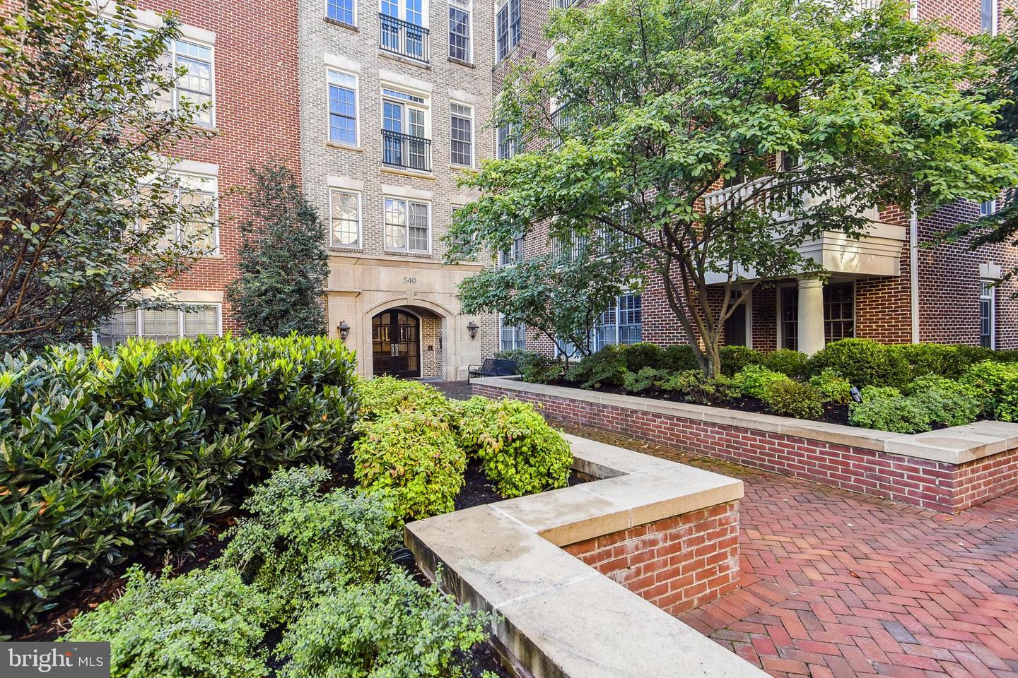 540 SECOND ST #202, ALEXANDRIA, Virginia 22314, 2 Bedrooms Bedrooms, ,2 BathroomsBathrooms,Residential,For sale,540 SECOND ST #202,VAAX2041452 MLS # VAAX2041452