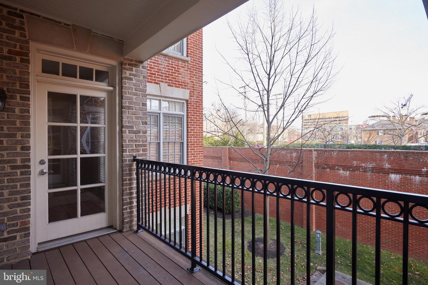 540 SECOND ST #202, ALEXANDRIA, Virginia 22314, 2 Bedrooms Bedrooms, ,2 BathroomsBathrooms,Residential,For sale,540 SECOND ST #202,VAAX2041452 MLS # VAAX2041452