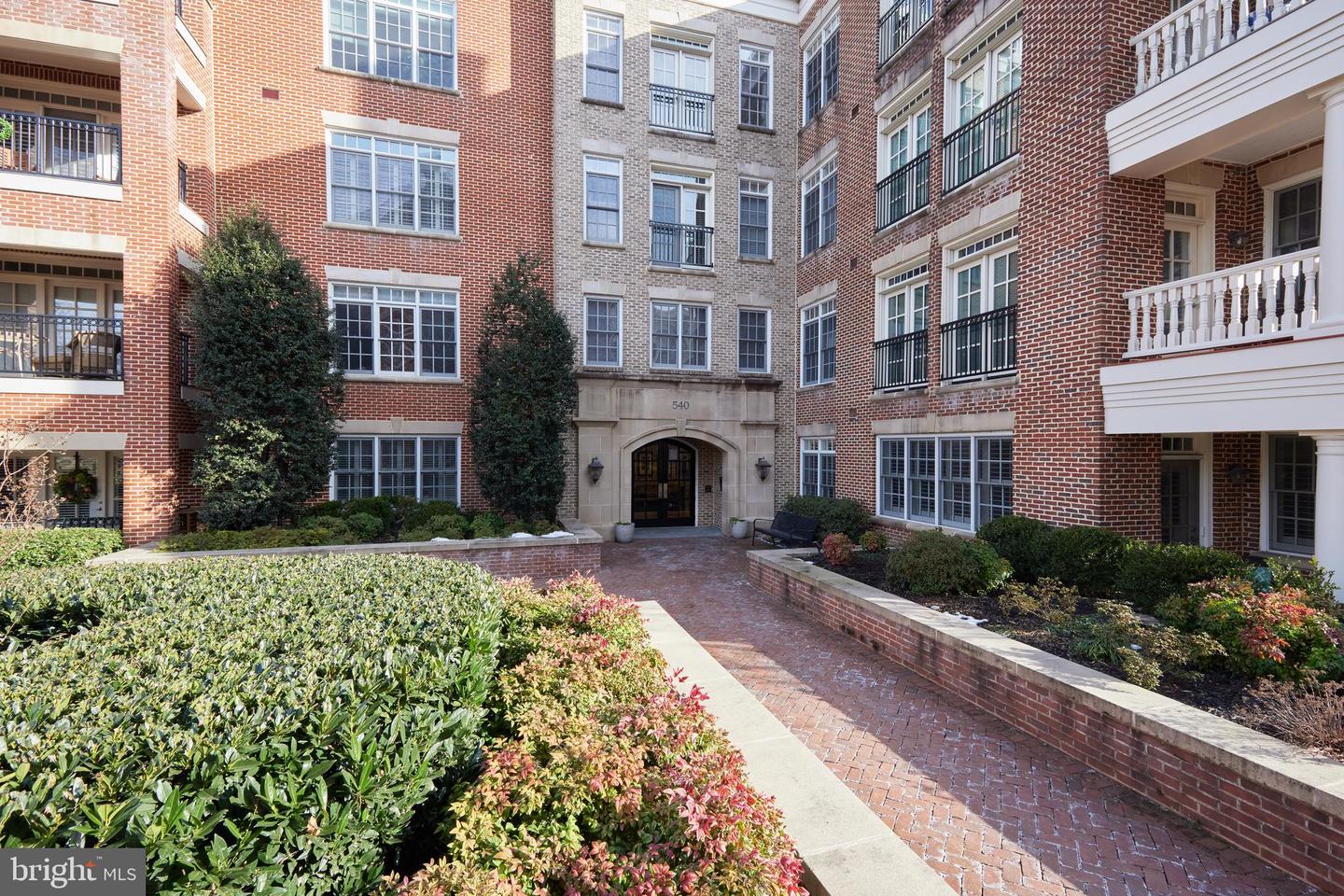 540 SECOND ST #202, ALEXANDRIA, Virginia 22314, 2 Bedrooms Bedrooms, ,2 BathroomsBathrooms,Residential,For sale,540 SECOND ST #202,VAAX2041452 MLS # VAAX2041452