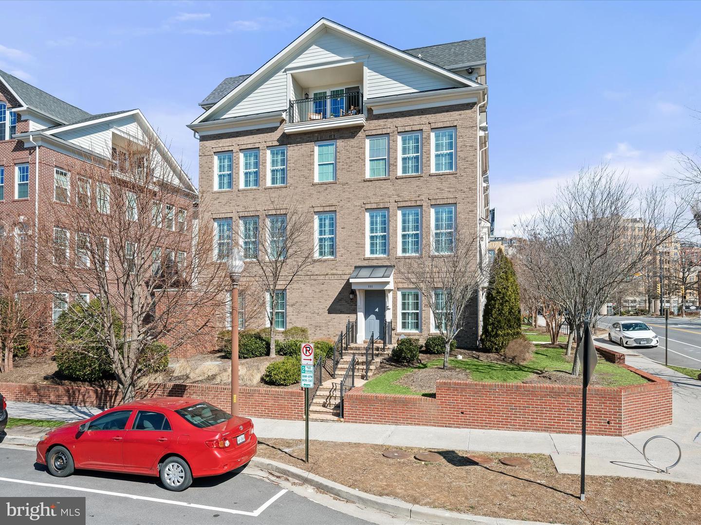 801 N WOODROW ST, ARLINGTON, Virginia 22203, 4 Bedrooms Bedrooms, ,4 BathroomsBathrooms,Residential,For sale,801 N WOODROW ST,VAAR2052934 MLS # VAAR2052934