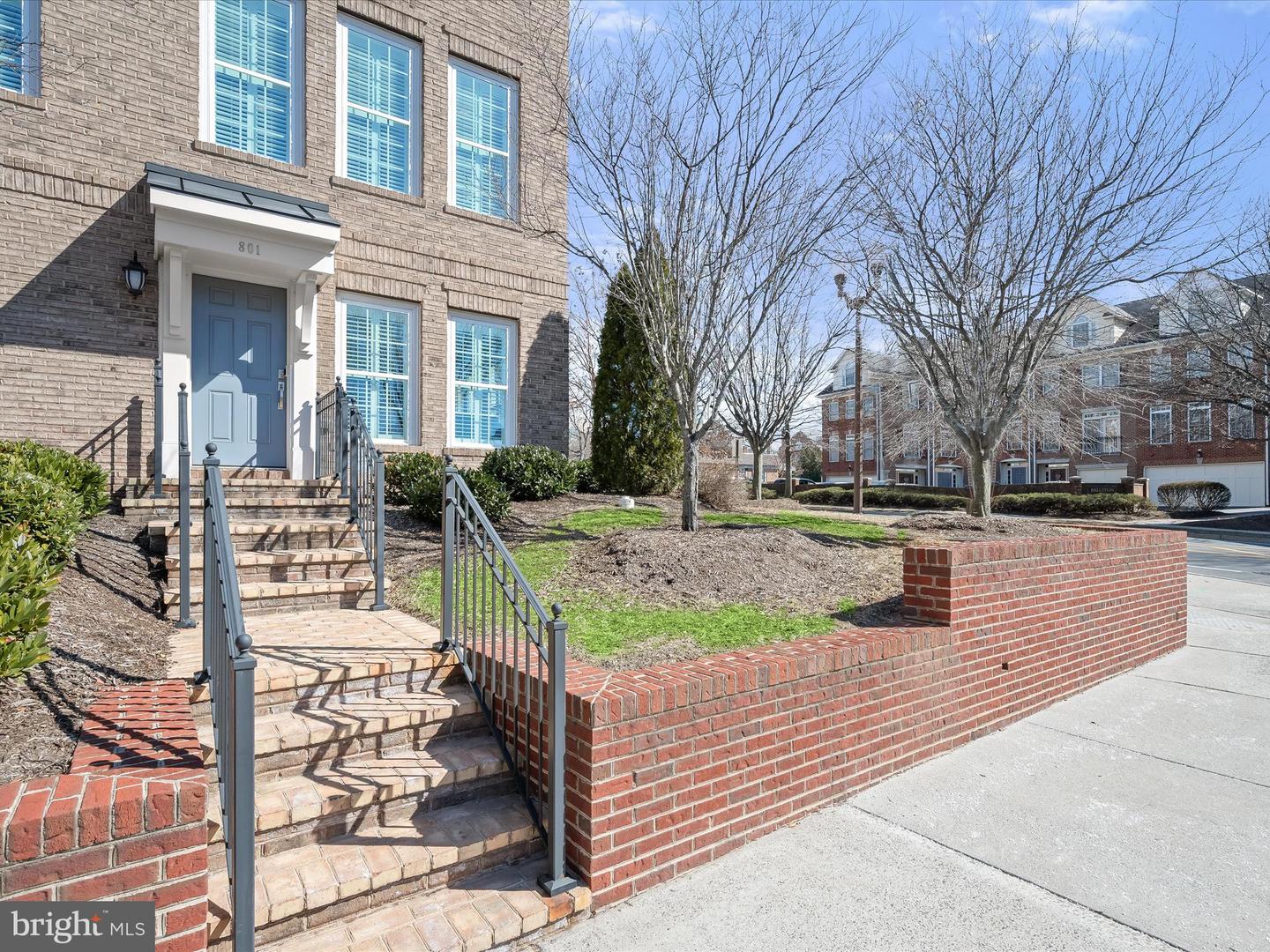 801 N WOODROW ST, ARLINGTON, Virginia 22203, 4 Bedrooms Bedrooms, ,4 BathroomsBathrooms,Residential,For sale,801 N WOODROW ST,VAAR2052934 MLS # VAAR2052934