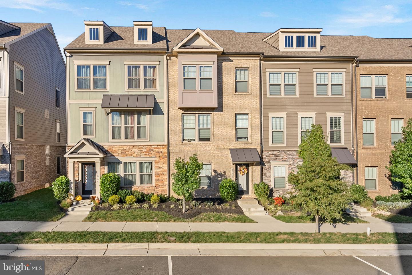 1036 CANTINA TER SE, LEESBURG, Virginia 20175, 4 Bedrooms Bedrooms, ,3 BathroomsBathrooms,Residential,For sale,1036 CANTINA TER SE,VALO2087790 MLS # VALO2087790