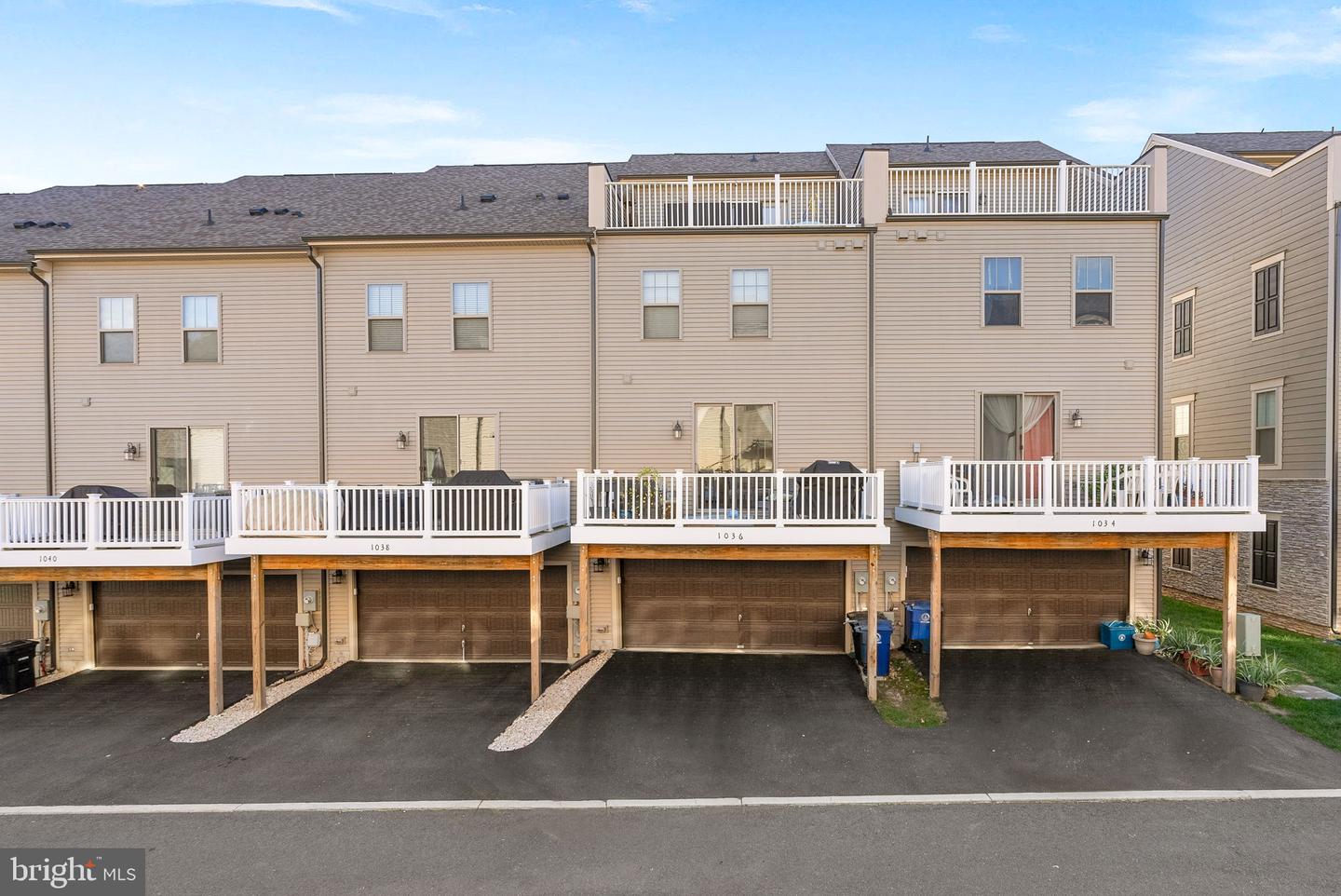 1036 CANTINA TER SE, LEESBURG, Virginia 20175, 4 Bedrooms Bedrooms, ,3 BathroomsBathrooms,Residential,For sale,1036 CANTINA TER SE,VALO2087790 MLS # VALO2087790