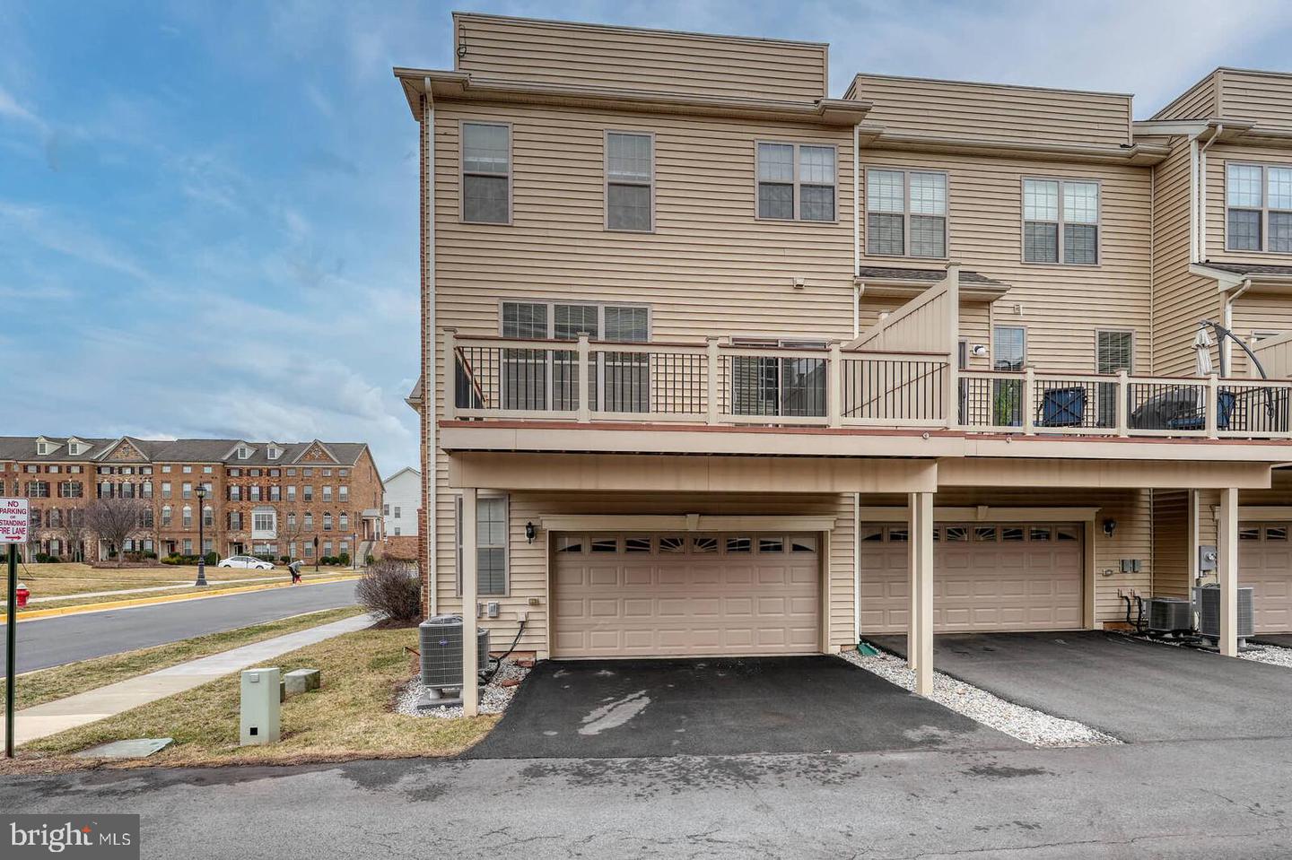 22505 CAMBRIDGEPORT SQ, ASHBURN, Virginia 20148, 4 Bedrooms Bedrooms, ,3 BathroomsBathrooms,Residential,For sale,22505 CAMBRIDGEPORT SQ,VALO2088096 MLS # VALO2088096