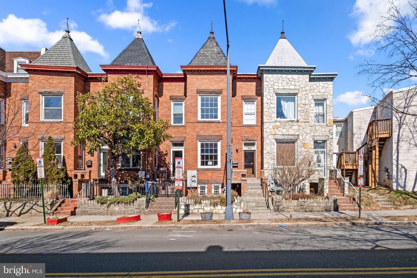 905 MONROE ST NW, WASHINGTON, District Of Columbia 20010, 4 Bedrooms Bedrooms, ,4 BathroomsBathrooms,Residential,For sale,905 MONROE ST NW,DCDC2185412 MLS # DCDC2185412